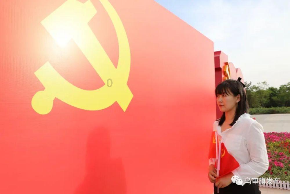 国常会：要采取更加有力有效措施着力稳市场、稳信心，促进资本市场平稳健康发展
